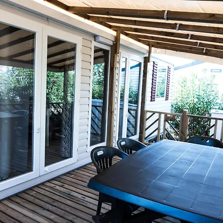 Kemping Mobile Confort 4 Etoiles Parentale 6-8 Personnes Fréjus